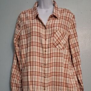Lucky Brand size Large women's plaid button-up long sleeves shirt.
